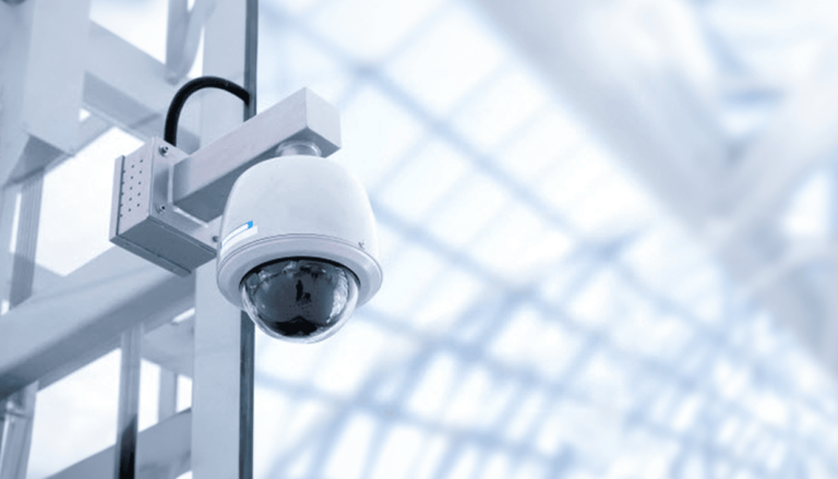 camara de seguridad tipo domo instalada
