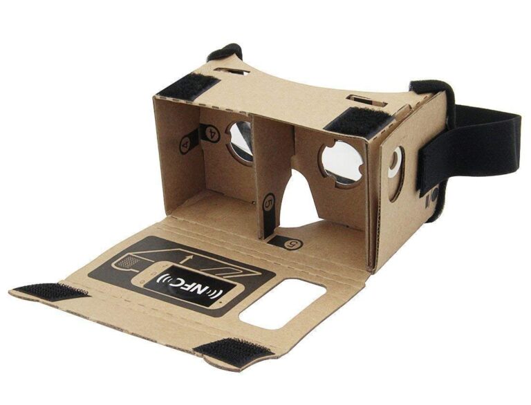 gafas vr de carton en una tienda