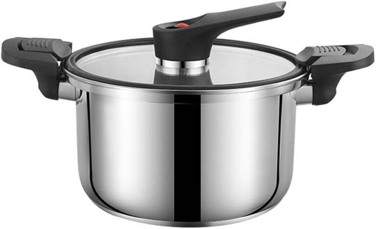 olla de acero inoxidable en una cocina moderna
