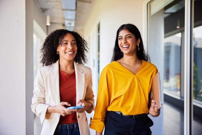 Cómo encontrar trabajo en Los Ángeles de manera efectiva 25 personas en una busqueda de empleo en ciudad