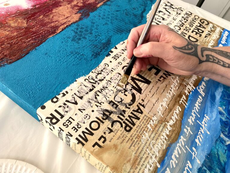 Cómo hacer pintura imitación piedra para tus manualidades en casa 15 pinceles y pintura sobre superficie texturizada