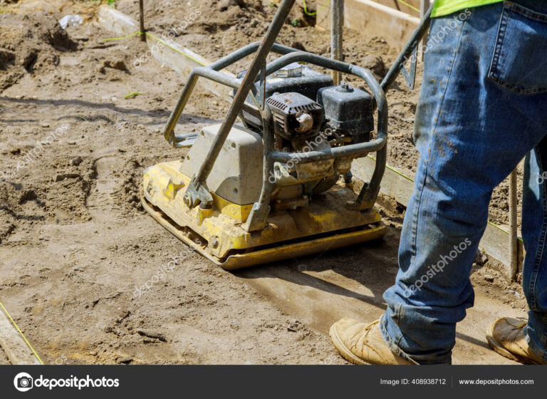 placa compactadora en un sitio de construccion