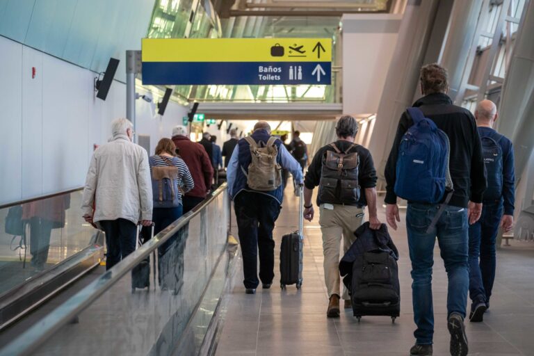 Qué servicios ofrece Mar del Sur en Pudahuel para los viajeros 13 servicios de viaje en el aeropuerto pudahuel
