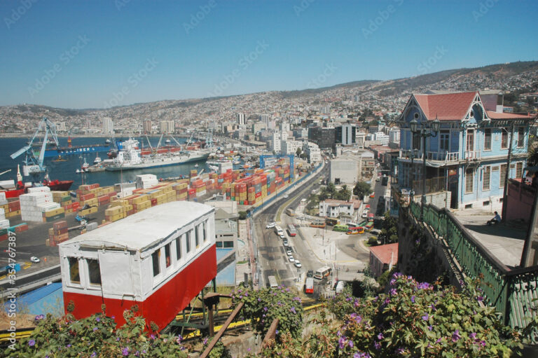 Dónde encontrar auto stock en Valparaíso y cuál es su contacto 2 vista panoramica del puerto de valparaiso